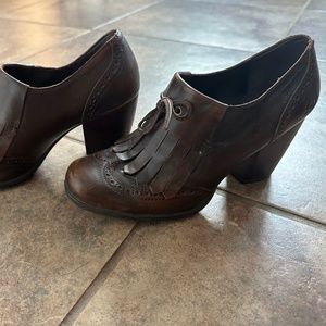 Born Boots/ Perrine Wingtip Tassel Ankle Boot/ Brown Leather - US 7 1/2